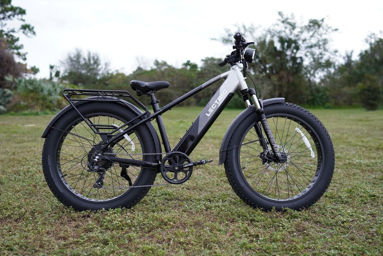 Lectric XPeak fat-tire electric bike with 26x4.0-inch tires on a dirt trail. Image via Electrek.