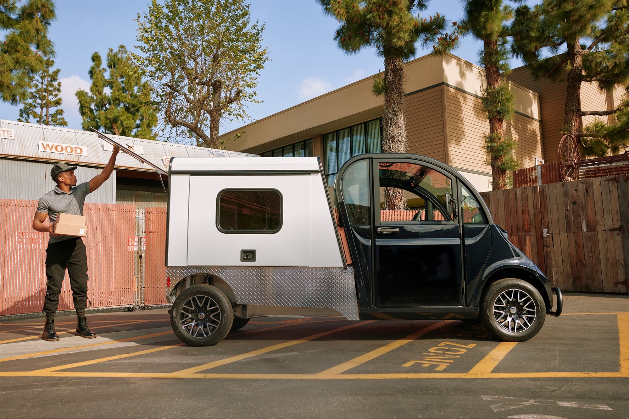 Polaris GEM eL XD utility-cargo street-legal LSV. Image courtesy Polaris GEM.